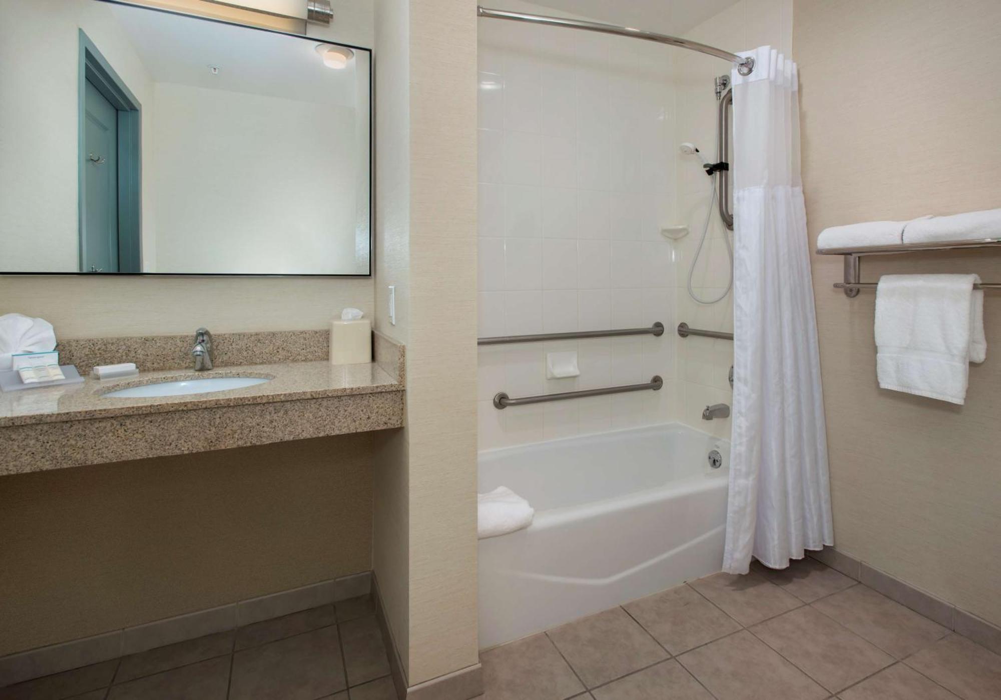 Hilton Garden Inn Albany Medical Center Zewnętrze zdjęcie